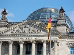 Reichstagsgebäude mit der gläseren Kuppel